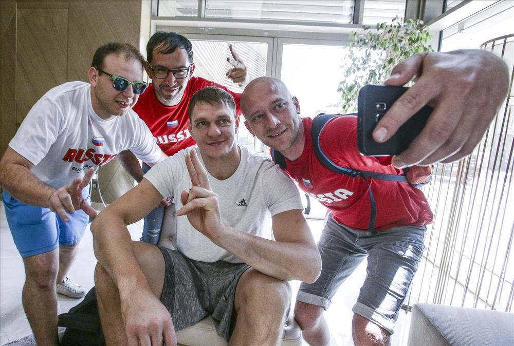 Игроки сборной России встретились с болельщиками
